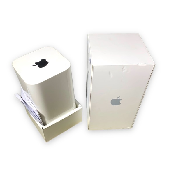 Apple AirPort Extreme A1521 White 6th Generation Base Station Wireless Router